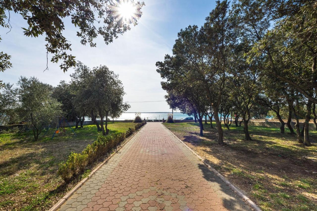 Apartments By The Sea Vrsi - Mulo, Zadar - 5951 Екстер'єр фото